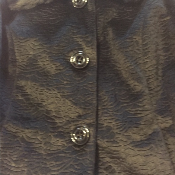 Short Fur Trimmed Jacket - Picture 3 of 3